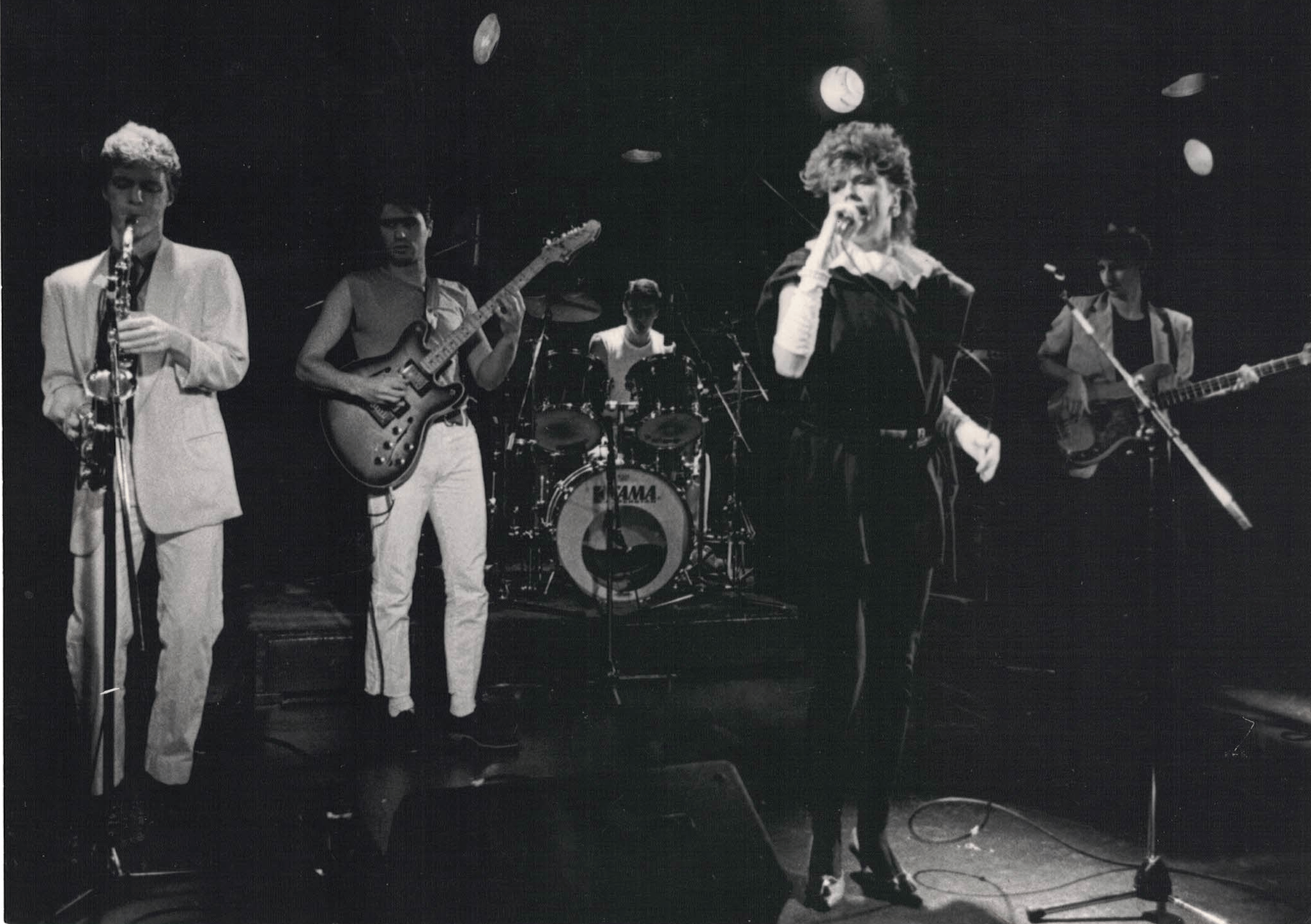 Maude Grenier participante à l'Empire des futurs stars avec le groupe Spa Romance au Club Soda Qc